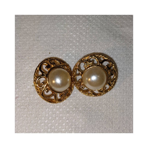 Vintage Goldtone Screw Back Earrings - image 2