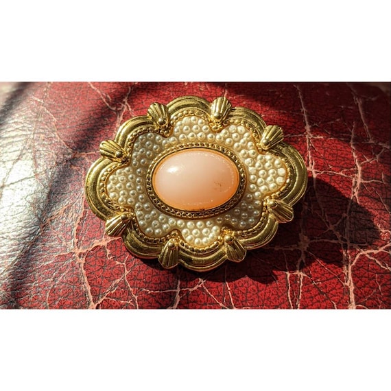 Vintage Goldtone Brooch - image 1