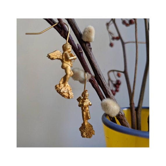 Vintage Goldtone Cherub Dangle Earrings