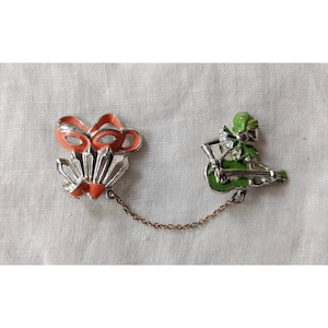 Vintage Collar Chain Pin