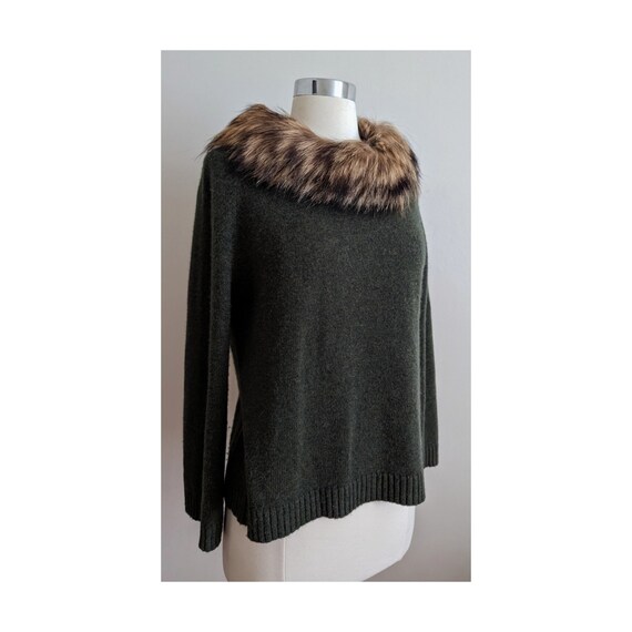 Vintage Carolina Herrera Wool and Cashmere Sweater - image 8