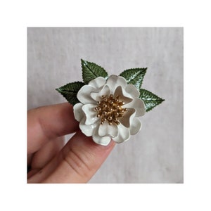 Vintage Metal Flower Pin