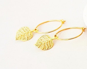Goldene Creolen mit Blatt Anhänger, Kurze Ohrringe 925 Silber vergoldet