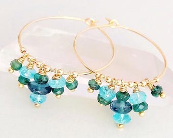 Oorbellen met saffier, topaas en smaragd, 925 sterling zilver, verguld, gefacetteerde edelstenen, blauw en groen.