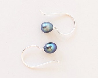 Perlen Ohrringe 925 Silber, Schlichte Ohrhänger mit grauen Süßwasser Perlen