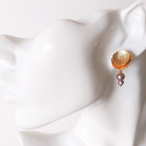 Perlen Ohrringe mit Lotus Blüten Ohrstecker vergoldet, Süßwasserperlen grau Bild 4