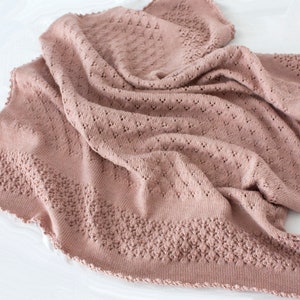 Nascita e Battesimo coperta per bebè realizzata in morbida lana merino con scelta di taglia e colore, personalizzabile con nomi 41 wüstenrose mix