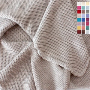 (Winter) baby blanket knitted in a seed stitch pattern made of soft wool (Merino) in your desired size and color, personalizable with name