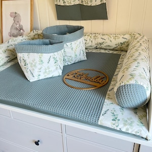 Materassino per il cambio | Materassino per il cambio | Coprifasciatoio &quot;Eucalipto + Nido d&#39;ape verde antico&quot; tessuto Öko Tex Standard 100 fiori