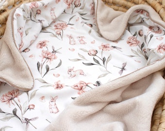 Broder un nom est gratuit !!! Couverture pour bébé, couverture câline, polaire, marron clair, lapin, fleurs, plantes, couverture pour poussette