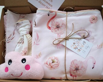 Einen Namen sticken ist gratis!  Geschenkbox "Flamingo“