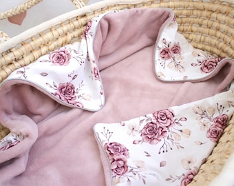 Einen Namen sticken ist kostenlos!!! Babydecke Kuscheldecke Fleece altrosa Blumen Rosa Baby  Kinderwagendecke  Decke