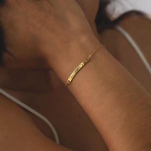 Zierliches Gehämmertes Bar Armband Benutzerdefinierte Name Silber Armband Personalisiertes Bar Armband Geschenk für Mama Geschenk für sie Minimalist Schmuck - S32-3.5 /HT