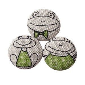3 fabric buttons 38 mm &quot;cheeky frogs&quot;