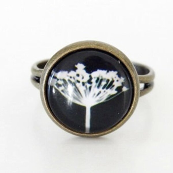 Ring "white flower" Silver ring Cabochon Bronze