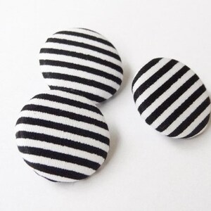 3 fabric buttons 23 mm stripes black image 2