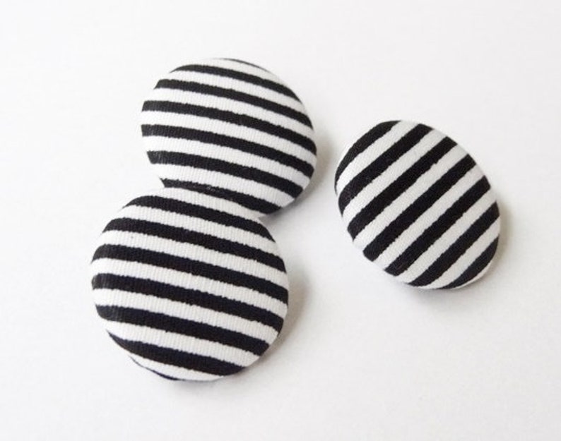 3 fabric buttons 23 mm stripes black image 2