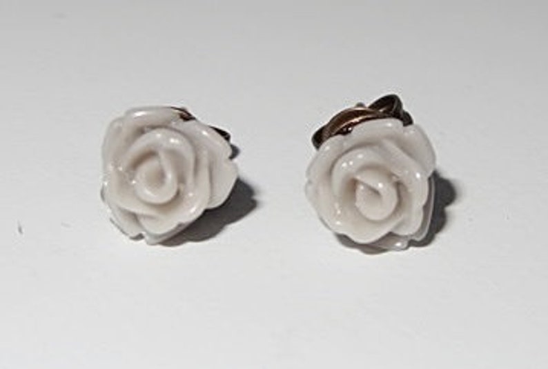 Ohrstecker Mini Rose grau Resin Bild 1