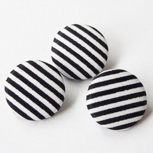 3 fabric buttons 23 mm stripes black image 1