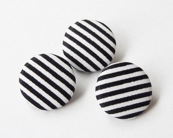 3 fabric buttons 23 mm stripes black