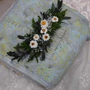 Zielony grzebyk do włosów z suszonych i stabilizowanych kwiatów, rustykalna ozdoba ślubna, rustykalne wesele zdjęcie 2