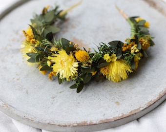 Corona di fiori con eucalipto e fiori gialli, cerchietto verde, matrimonio in clima forestale, cerchietto floreale