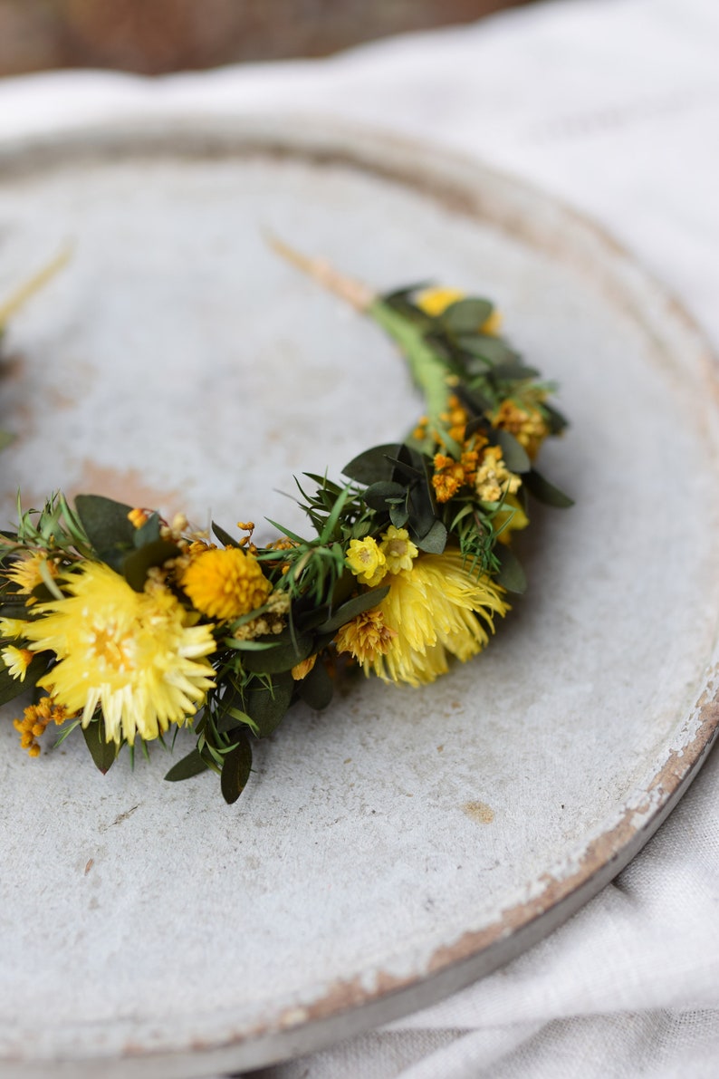 Blumenkrone mit Eukalyptus und gelben Blumen, grünes Stirnband, Hochzeit im Waldklima, florales Stirnband Bild 6