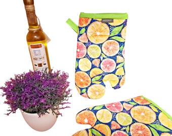 1 Pair of Oven Gloves, Pot Holders, Kitchen Accessories, Orange Pattern, Acufactum Fabric by Paint Brush Studio Gift