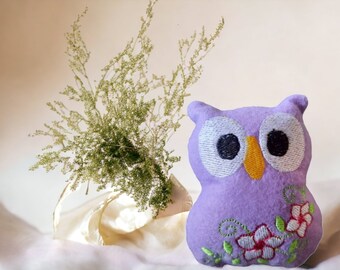 Lucky charm, owl, lucky owl, FLOWERS lilac, size 9 x 7.5 cm