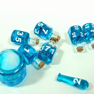 Coloured 7 Potion Dice Set for RPG tabletop Games like Dungeons and Dragons D6 D20 Alchemist Bottle Light blue