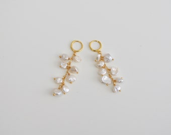 Bridal Jewelry: Mini hoop earrings Dangling Pearls with real baroque pearls | 925 sterling silver gold plated | Bridal jewelry for your wedding