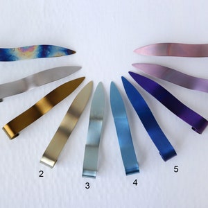 single-coloured hair comma, titanium hairstick image 7