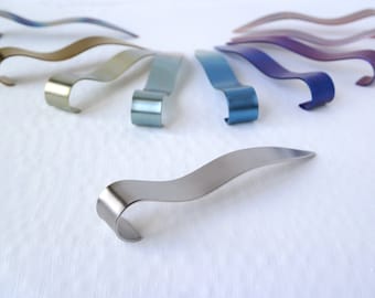 Single-color hair comma, titanium hair stick