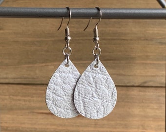 Leather Earrings ‖ Small Silver Metallic Pebbled Leather Teardrop Earrings