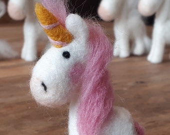 Cute unicorn in your choice of color, hand-felted felt unicorn pendant, decoration for a child's room, gift for girls, children's birthday party