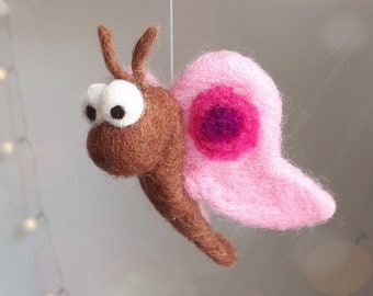 Enchanting butterfly BELLA, hand-felted felt decoration, pendant, door wreath, spring window decoration, summer gift for woman or girlfriend