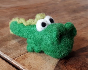 Funny crocodile KROKO hand felted felted filztiere Mobile Zoo Animals Africa safari Crocodile trailer car gift birth Boy