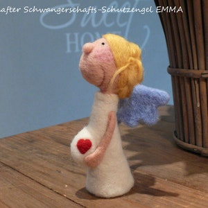 Süßer Schwangerschafts-Schutzengel EMMA Filzmichel filz filzen Schutzengel Schwangerschaft Geschenk Freundin Frau Glücksbringer Babybauch Bild 1