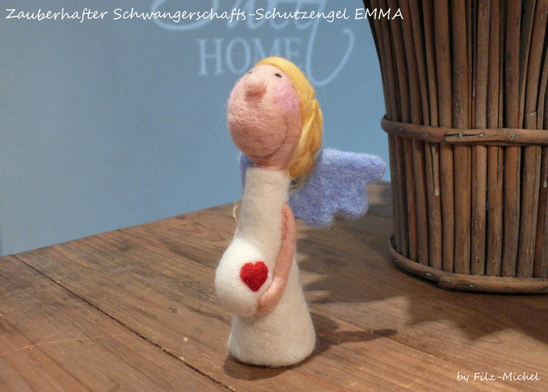 Süßer Schwangerschafts-Schutzengel EMMA Filzmichel filz filzen Schutzengel Schwangerschaft Geschenk Freundin Frau Glücksbringer Babybauch Bild 3