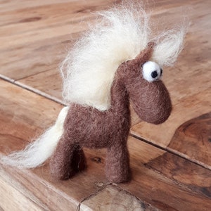 Cute horse HOTTI also personalized hand felt felt horse mobile horses gift rider rider children's room decoration girl