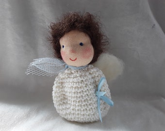 Small guardian angel 9 cm, crocheted and felted