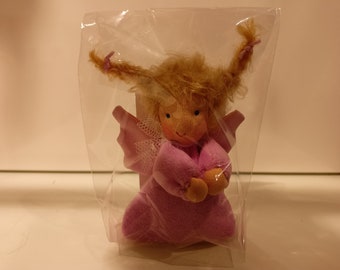 Small relaxation angel, 9 cm, with lavender flowers