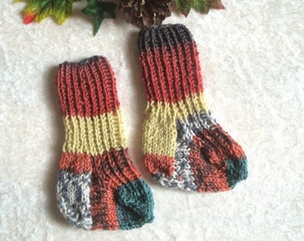 Baby Söckchen Socken aus Sockenwolle Fusslänge ca. 7,5cm baby socks