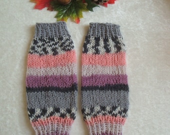 Poignets de jambières pour bébé en laine de chaussette formant un motif