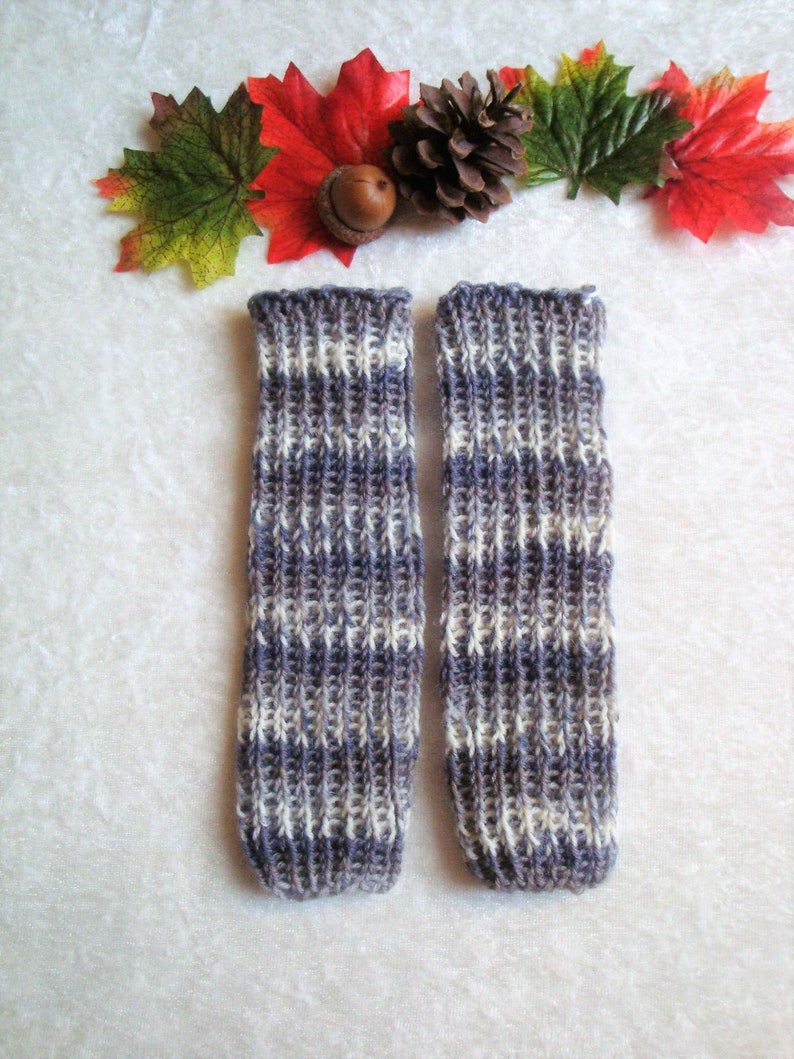 Baby Strickset Söckchen und Beinstulpen aus Sockenwolle legwarmer and socks Bild 3