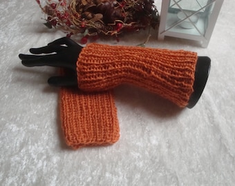 short wrist warmers made of 100% alpaca wool, rust orange