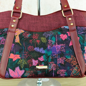 Sac Arwen fait main avec imprimé feuilles et similicuir
