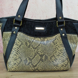 Sac Arwen fait main en imitation peau de serpent et imitation cuir