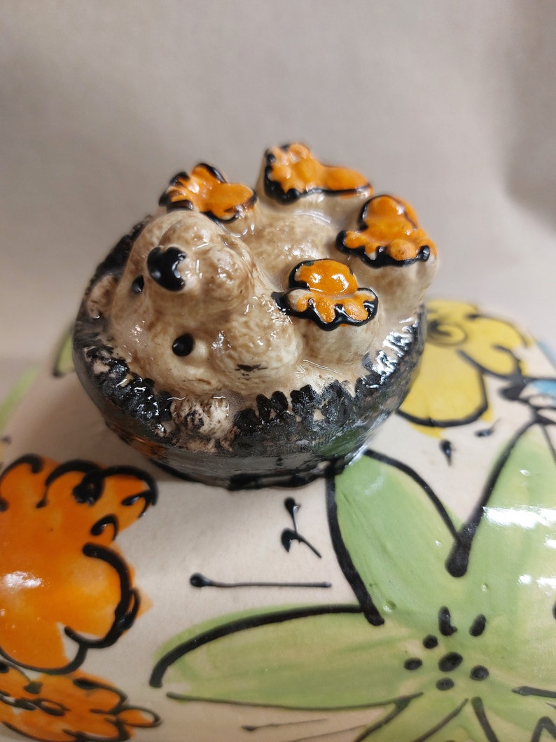 Ceramic butter dish for 250g butter with hedgehog in Blumero design image 3