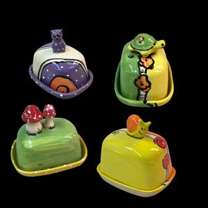 kleine handgefertigte  Butterdose Keramik  für 100-135g Butter mit Figuren als Knauf  - wird hergestellt bei Kauf